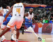 乐鱼官网-新疆队迎来胜利,强势打破对手的反扑场