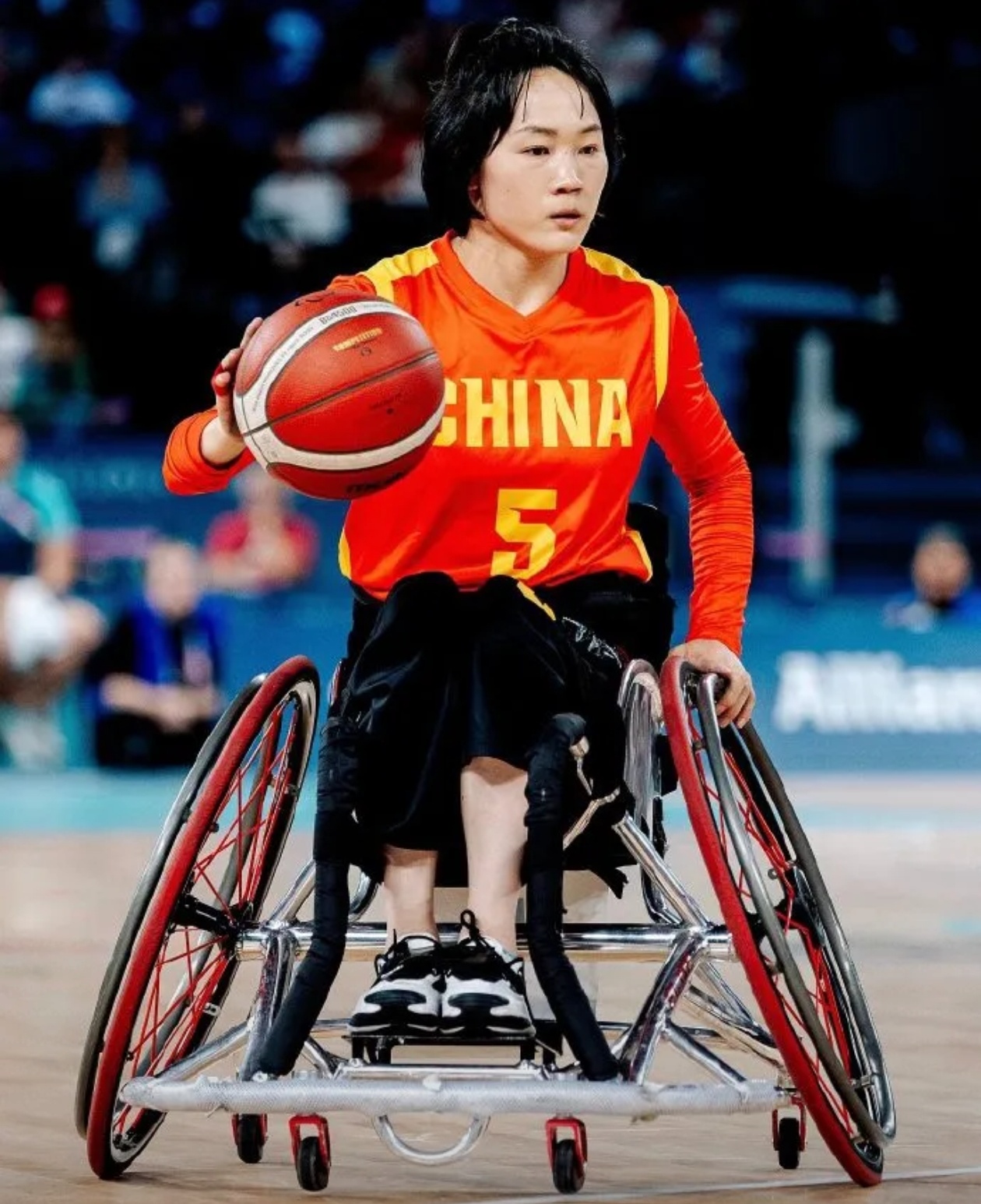 加拿大队在残奥会上斩获金牌殊荣的是谁